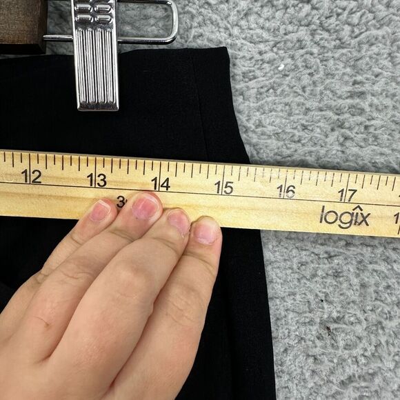 Chicos Pants Womens 6 Black Pull On Ankle Stretch Comfort Career Capsule Minimal - Picture 6 of 7